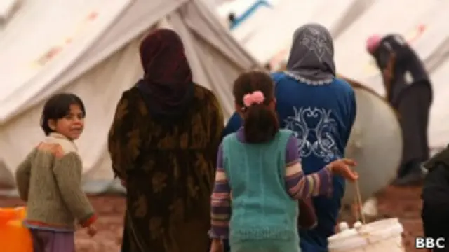 لاجئات سوريات في مخيم