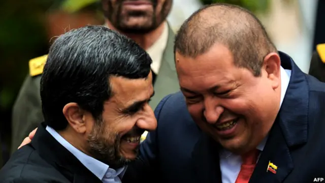 احمدی‌نژاد روابط نزدیکی با چاوز داشت