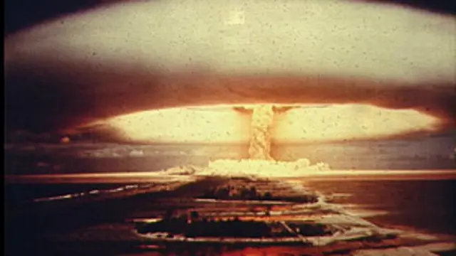 سرد جنگ کے دور میں جب جوہری ہتھیاروں کی دوڑ چل رہی تھی تو دنیا بھر میں یہ ہتھیار تیار کیے جا رہے تھے