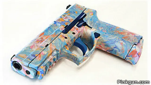 Pistola personalizada en la tienda Pink Gun en internet. Foto: pinkguns.com