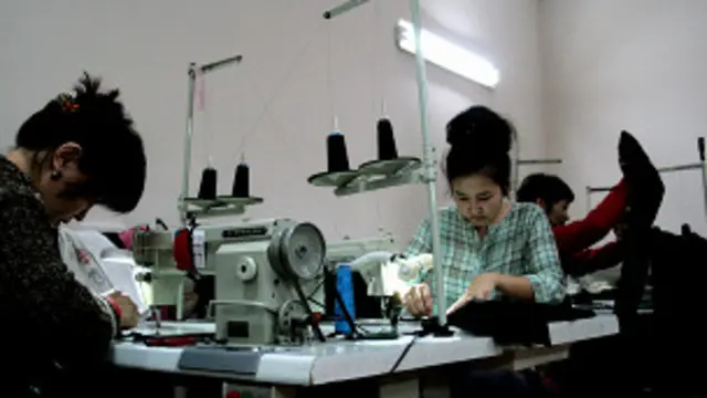 Ofitsiant bilan anal porno