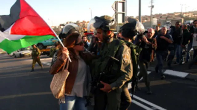 كان من المفروض ان يقام "العرس" قرب أحد الحواجز