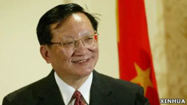 中日友好协会会长唐家璇（资料照片）