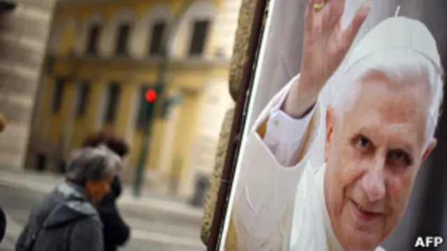 Cartel de Benedicto XVI en Roma