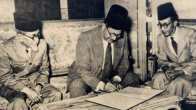 Menteri Penerangan Abdurrahman Baswedan (kanan) mendampingi Menlu Agus Salim bertemu Perdana Menteri merangkap Menlu Mesir (1946), untuk meyakinkan Mesir agar mengakui Kemerdekaan Indonesia.