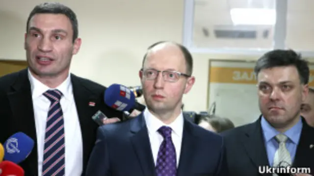 Кличко, Яценюк, Тягнибок відповідають на запитання журналістів 