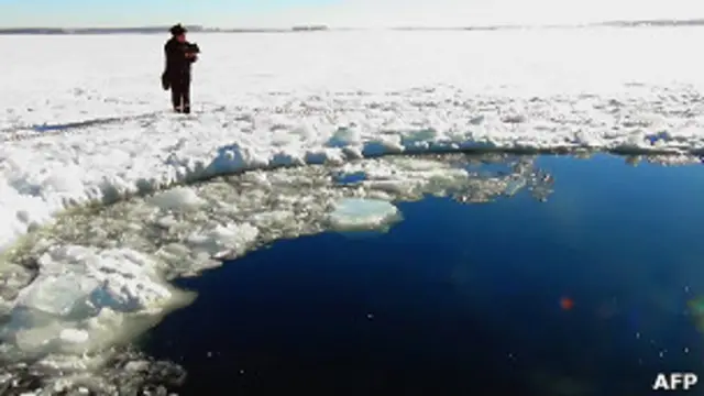 Полынья на озере Чебаркуль (15 февраля 2013 года)