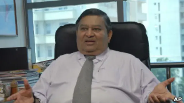 السريلانكي فيرنون مانيلال فرناندو