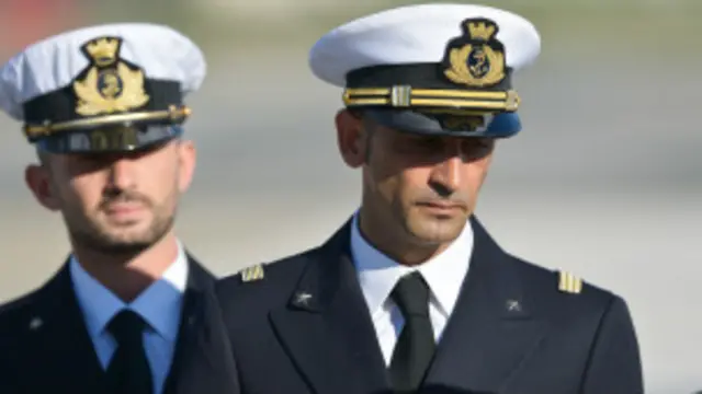 इतालवी नौसैनिकों को भारत भेजने के मुद्दे पर वहाँ के विदेश मंत्री इस्तीफ़ा दे चुके हैं