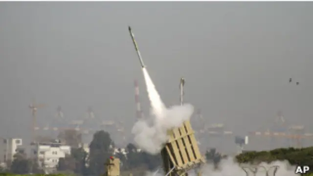 سارعت إسرائيل في إدخال نظام القبة الحديدية لمواجهة التهديدات الصاروخية من جانب الفلسطينيين. 