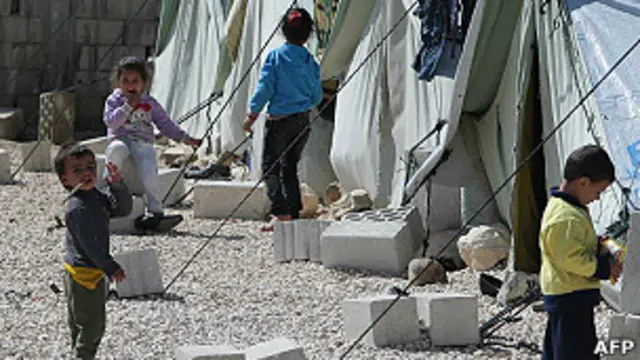  د ملګرو ملتونو يو راپور وايي زیات شمېر هغه ماشومان چې په سوریه کې یې د جګړې له امله خپل ټاټوبي پریښي، د جګړې د اغیزو له امله له روحي ستونزو سره لاس او ګریوان دي.