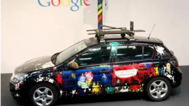 Mobil Street View digunakan untuk merekam kondisi jalan di seluruh dunia.