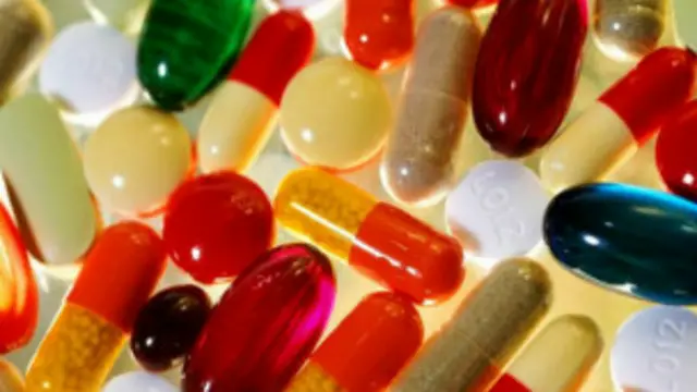 روایتی اینٹی بایوٹک دواؤں میں فوری طور پر کمی کرنے کی سفارش کی گئی ہے