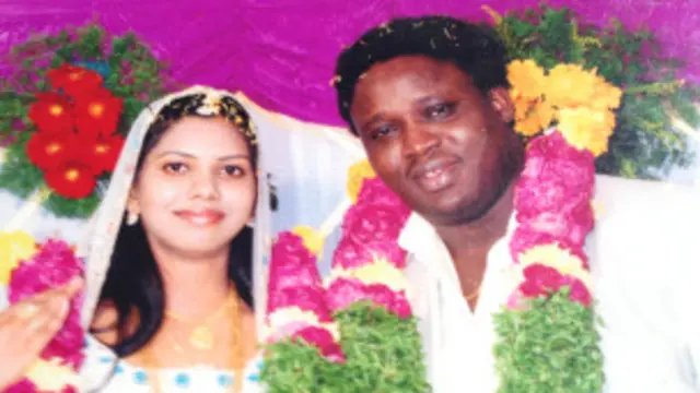 सैंबो ने भारत की शीबा से शादी की है.