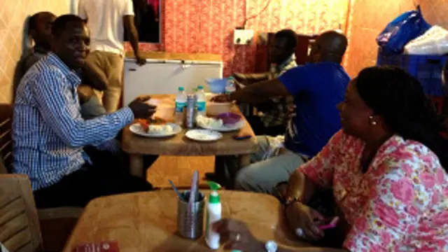 மும்பையில் ஆப்பிரிக்கர்களுக்கான சிற்றுண்டிக் கடை