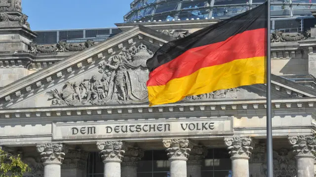 جرمني به په پوځي او ملکي دواړو برخو کې د افغانانو ترڅنګ ولاړ وي