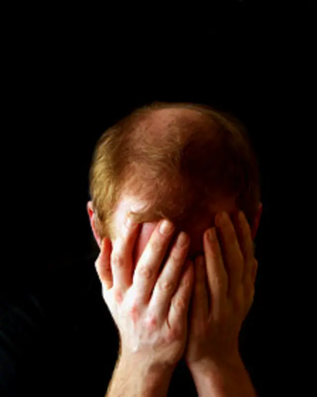 श्विक आकंड़ों के अध्यन से पता चला है कि पुरुषों में आत्महत्या के मामले बढ़ रहे हैं