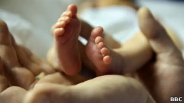 Новорожденная девочка