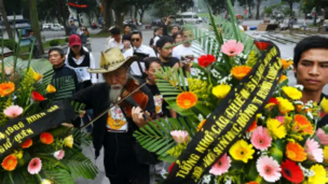 Người Việt Nam tưởng nhớ trận hải chiến Hoàng Sa