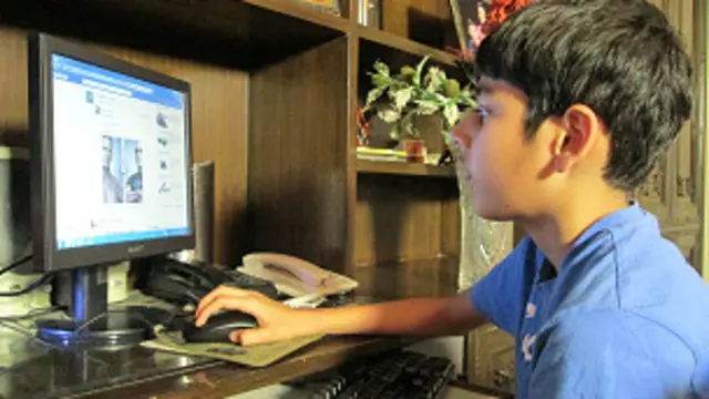 ध्रुव मनोहर खुद को 'इंटरनेट फ्रीक' बताते हैं