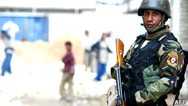 اشتبك مسلحون مع قوات الأمن في محيط وزارة العدل