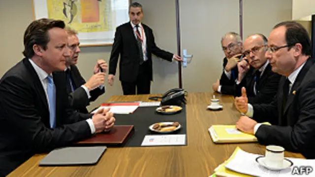 اتفاق فرنسي-بريطاني على تسليح المعارضة في سوريا