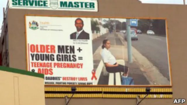 Плакат в ЮАР: "пожилые мужчины+девочки=СПИД