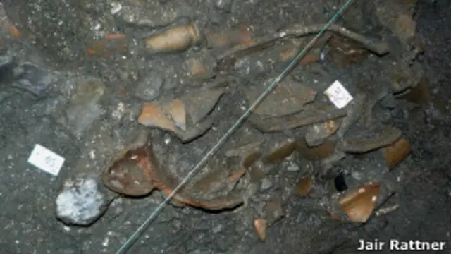 Descoberta arqueológica em Lisboa (Foto: Jair Rattner/BBC Brasil)