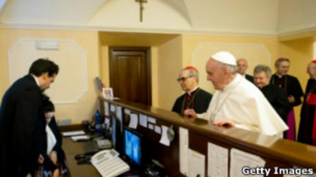 Papa Francisco paga conta de hotel após eleição