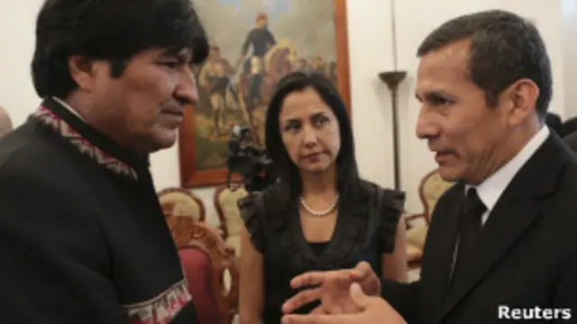 Ollanta Humala y Evo Morales charlan