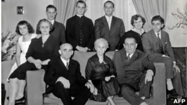 Família do papa (Foto AFP)