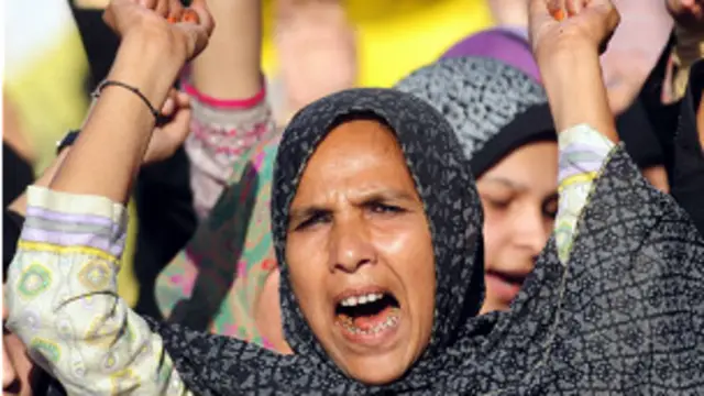 पाकिस्तान में बढ़ती हिंसा के खिलाफ विरोध प्रदर्शन तेज़ हुए हैं