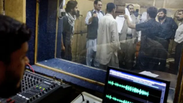 رسنۍ بايد له بیسوادۍ سره په مبارزه کې د دویم ښوونځي رول ولوبوي