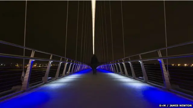 इनफिनीटी ब्रिज