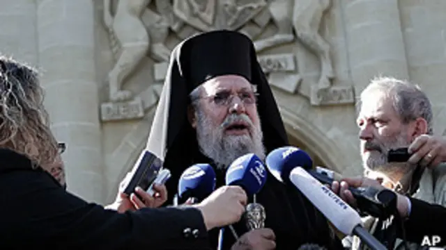 El arzobispo Chrisóstomos II 