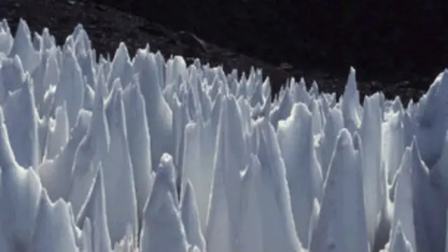 बर्फ की ब्लेड