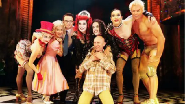 Richard O´Brien e os atores de Rocky Horror Show
