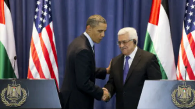 ओबामा ने फ़लस्तीनी राष्ट्रपति महमूद अब्बास से मुलाक़ात की. (तस्वीर एपी)