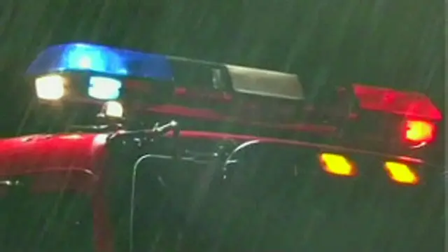 caminhão do corpo de bombeiros da China em tempestade