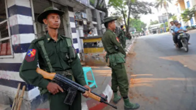 Aparat keamanan di Meikhtila