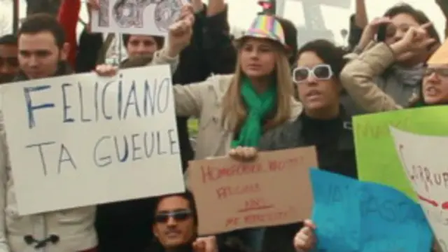 Brasileiros exibem cartazes em protesto contra a indicação de Marco Feliciano para o comando da Comissão de Direitos Humanos e Minorias (Jordana Viotto/BBC Brasil)
