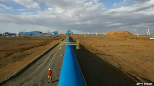 Enorme tubería en la Colina Azul