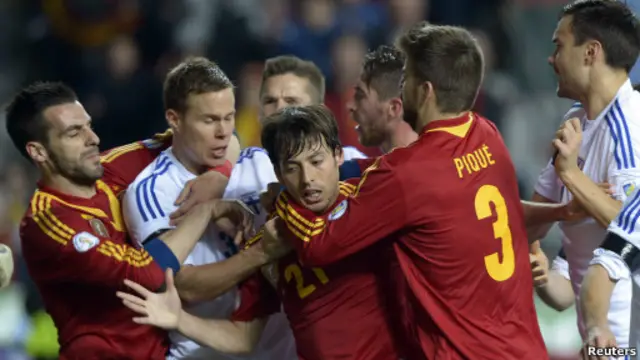 Spanyol lawan Finlandia