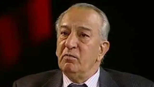 اکبر اعتماد