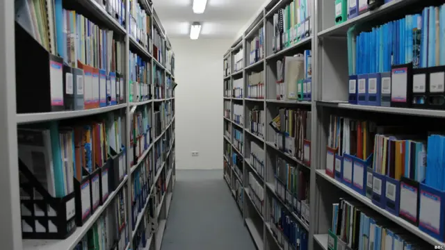 مخزن نگهداری اسناد. 