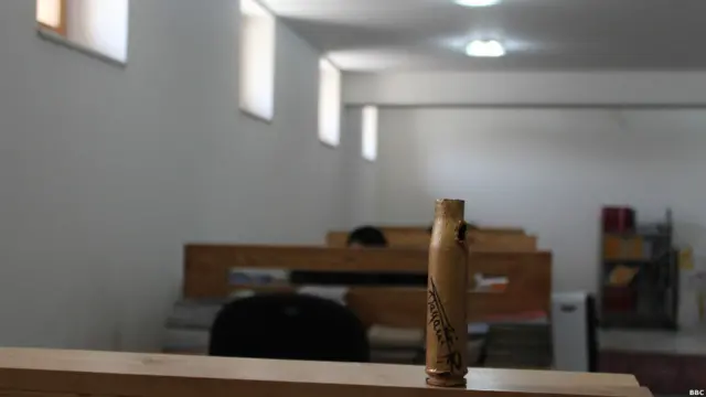 این پوچک/ پوکه فشنگ نیز در این کتابخانه نگهداری می شود.