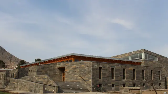 این مرکز با هزینه دولت افغانستان در محوطه دانشگاه کابل ساخته شده است.