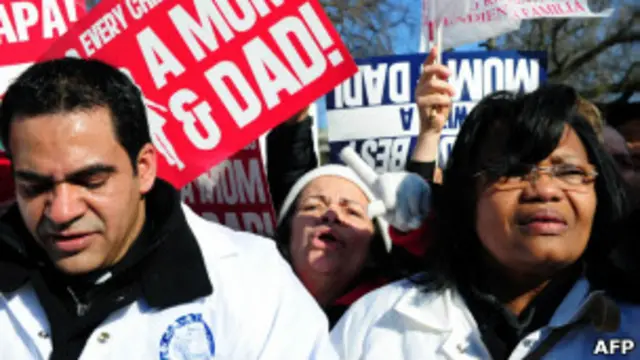 Противники однополых браков