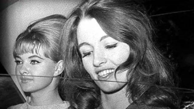 कीलर और मैंडी की बड़े लोगों से दोस्ती ने हंगामा खड़ा कर दिया