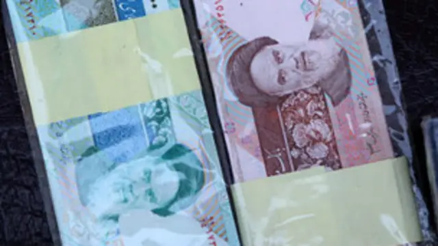 اسکناسهای ایرانی فقط چهره بنیانگذار جمهوری اسلامی، آیتالله خمینی را بر خود دارند